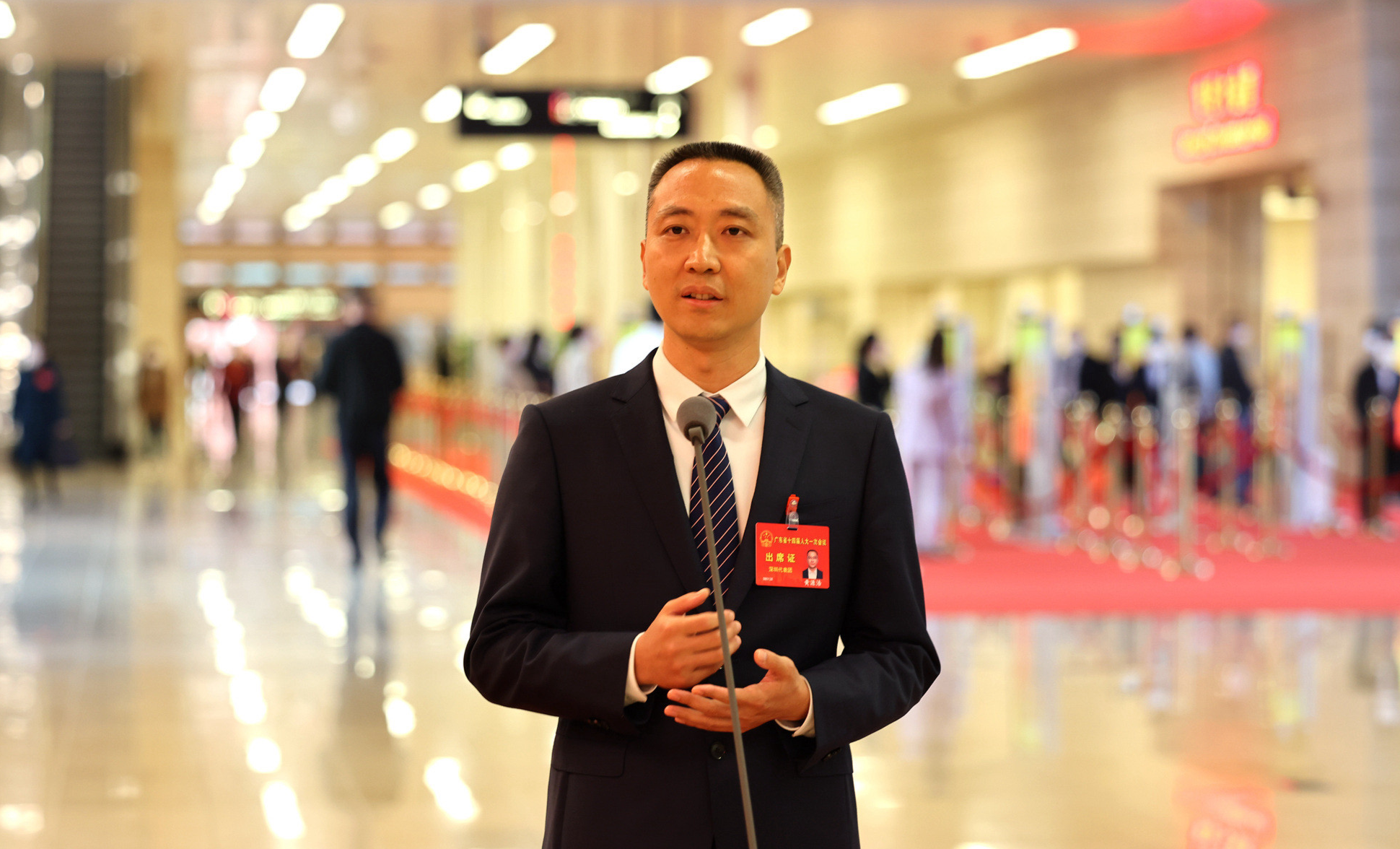 省人大代表、奧比中光科技集團股份有限公司董事長黃源浩：以高技術制造業(yè)集群錨定“全球領先”